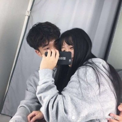 男生暗恋你,即便嘴上死不承认,这3动作早已出卖他