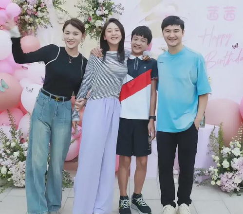 田亮叶一茜幸福的一家四口,儿子像妈妈多一些