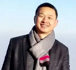 做老师卖涂料刷墙泰州这个50岁男人接连改行,现如今年营业额5000万