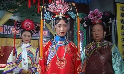 得知知画怀上龙嗣,令妃的表情让人恶心还是皇后和容嬷嬷善良