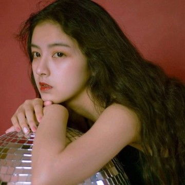 港风长头发女生头像