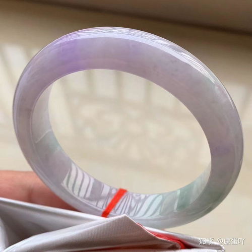 如何挑选性价比高的翡翠玉镯