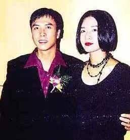 甄子丹女儿16岁1米8,却被指像40岁,装扮过分成熟,这碍着谁了