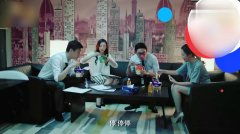 章龄之大秀表情包,胡歌和陈龙互相盯着看