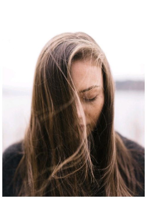 一个五十岁离婚女人的忠告人到中年,夫妻间最怕这三样东西