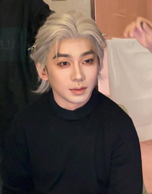 杨迪挑战爆改,妆后颜值不输男爱豆,网友评价两极分化