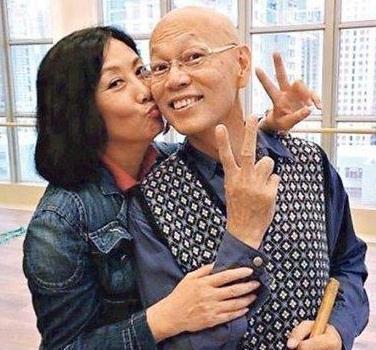 40岁那年对她一见钟情,表白20多次没成功,63岁终成夫妻,感人