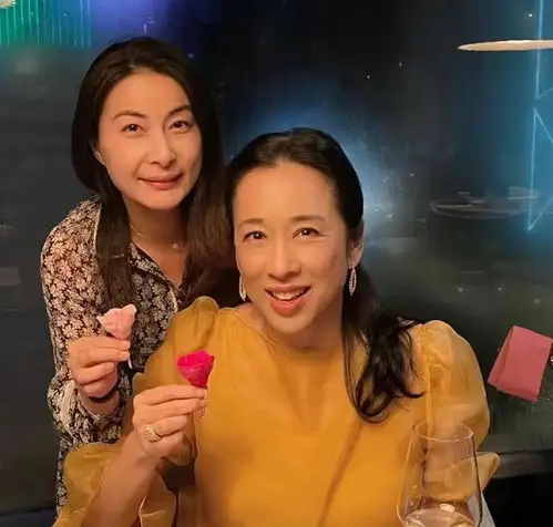 朱玲玲陪罗康瑞巡视上海产业,霍启人随行,与身家百亿继父关系好