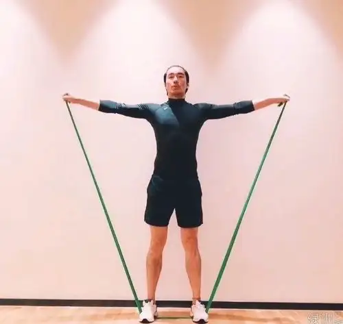 50岁的他,中国最帅的男人,连胡歌都被秒杀