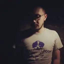 这个叔叔毁了我们童年,我们还夸一声干得漂亮