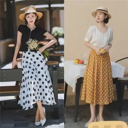 为什么劝40岁女人穿裙子博主示范3套穿衣对比,优雅又减龄
