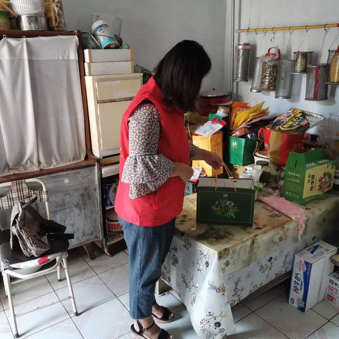 中秋国庆双节慰问,真情关怀暖人心