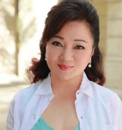 27岁被砍,35岁父母遭绑架,42岁女儿被害,这是她的一生