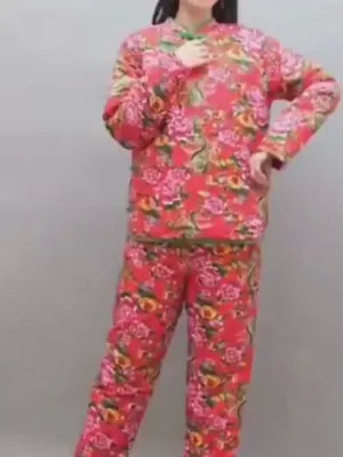 漂亮时尚的棉衣棉裤质量杠杠的好爆款热卖中点击橱窗直接购买点击小黄车直接购买不挑年龄不挑身材