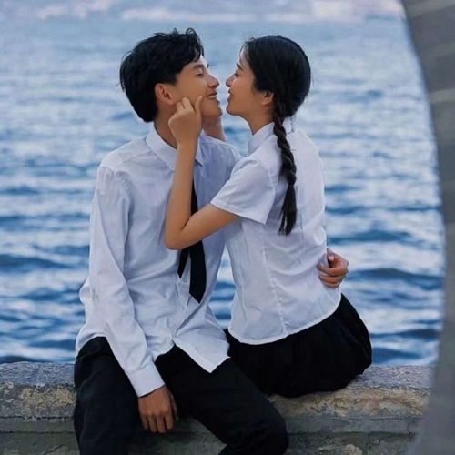40岁夫妻的情侣头像初见男生