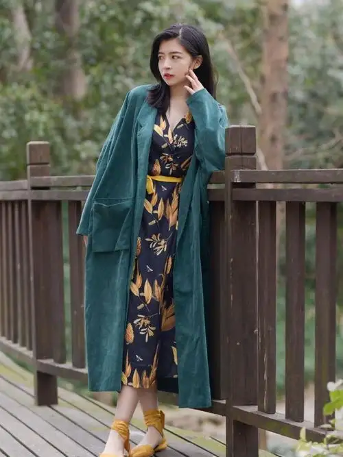 冬天穿长大衣连衣裙,优雅高级,这才是中年女人该有的打扮
