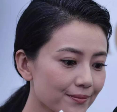 年过40的冻龄女神,ps前后原来几乎是假的,她却真的不显老