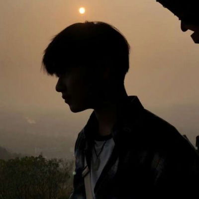 吸引女人的微信头像中年男伤感