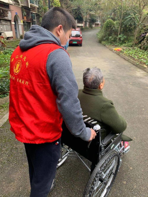 情系老人冷暖真心济困解难来看老年人家庭适老化改造的都江堰实践
