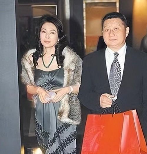 包养情人无数,娶初中同学女儿为妻,玩老婆闺蜜,孙道存有多放荡