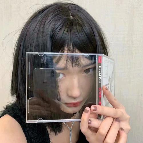 小众的短发女生头像