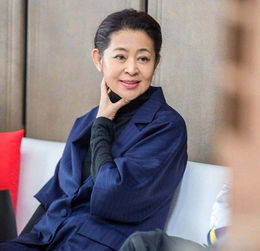 适合60岁老头的头像女生张译