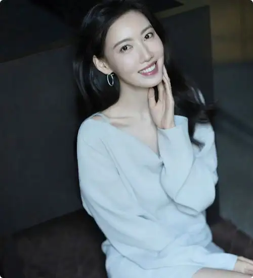 明明貌美如花,却给鲜肉演妈妈,这位中年女星的美貌被严重低估