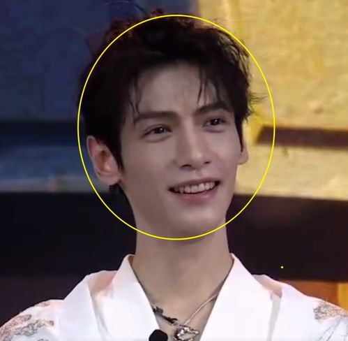 罗云熙直播不开美颜,瞬间曝光真实颜值,32岁皮肤状态我却看愣了
