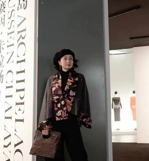 四五十岁的中年女人如何优雅过冬学她,优雅的同时又显年轻