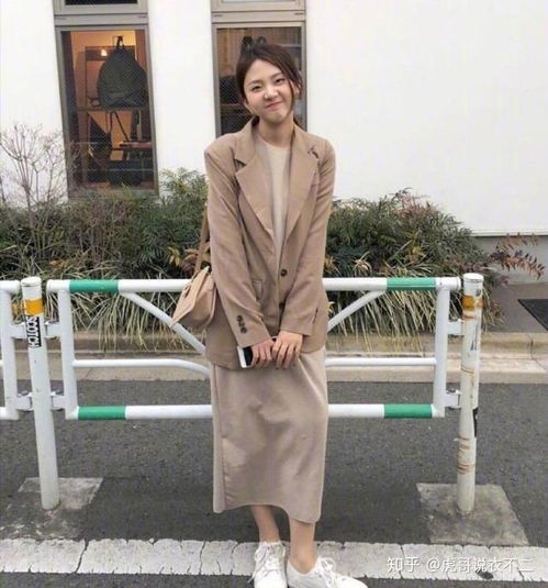 大地色系才更适合优雅女人,低调优雅还百搭,不挑肤色凸显气质