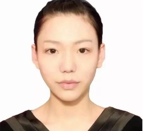 26岁吴莫愁跨年晒照,但照片中的她像个50多岁的老人,吓到了网友