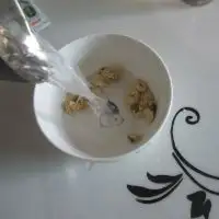 蜂蜜菊花茶的做法