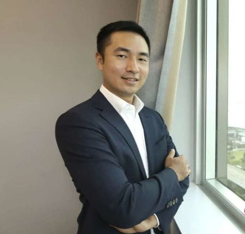 40岁王心凌为百亿总裁献唱,被曝出场费300w,男方满脸微笑似痴汉