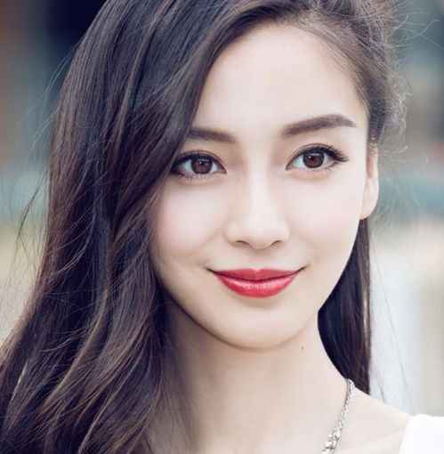 女人过了40岁,最好别戴这3种首饰,俗气感十足,显得没品味