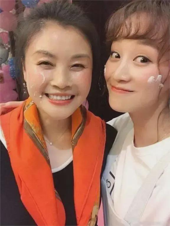 基因真是太强大了,这20对母女都是大美女,哪一对母女的颜值最高