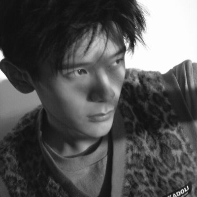 陌陌上很火的丧系帅气侧脸男生头像无论多大风多大雨我要去接你