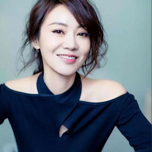 2004年,军人邹伟一身寒气对闫妮说离婚吧,我净身出户