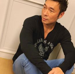 30岁男人微信图片头像简单干净吴熙琄