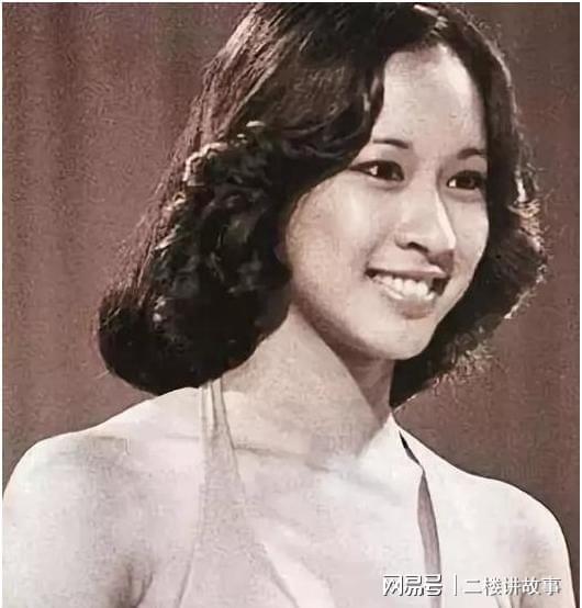 港姐朱玲玲真不简单,离了30亿前夫,50岁还能再嫁100亿富豪