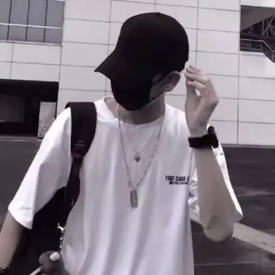 吸引女人的微信头像中年男责任感