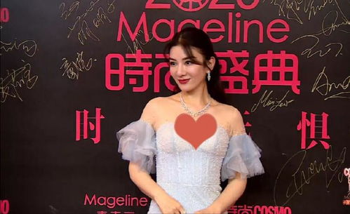 女星红毯斗艳奚梦瑶无气色,邢菲掉假发片,乔欣似穿卫生纸