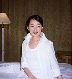 女星与50多岁富豪通宵海战一次百万,圈内丑闻再度引围观