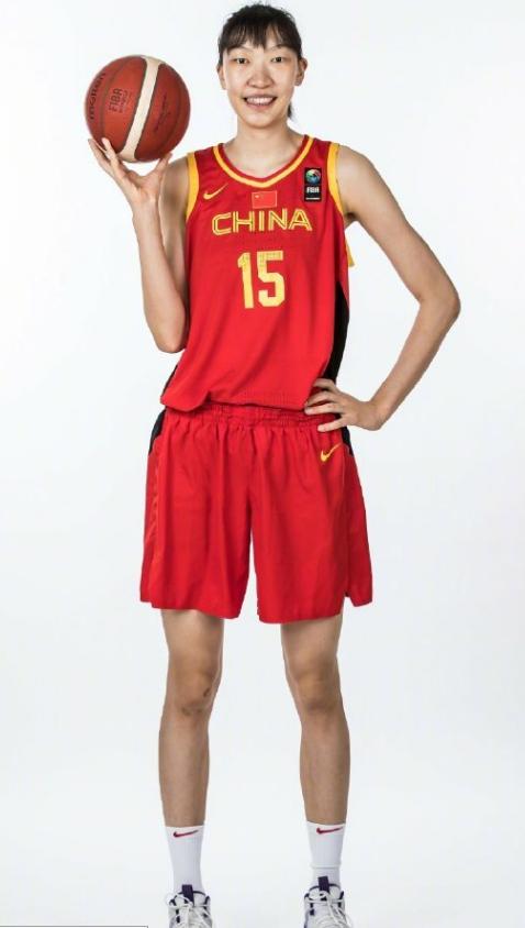 女篮队员韩旭发文庆祝胜利,晒表情包公开表白肖战,次元壁又破了