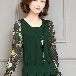 有一款潮流的衣服像卫衣,又叫冻龄衫很适合中年女士,高贵典雅非常迷人