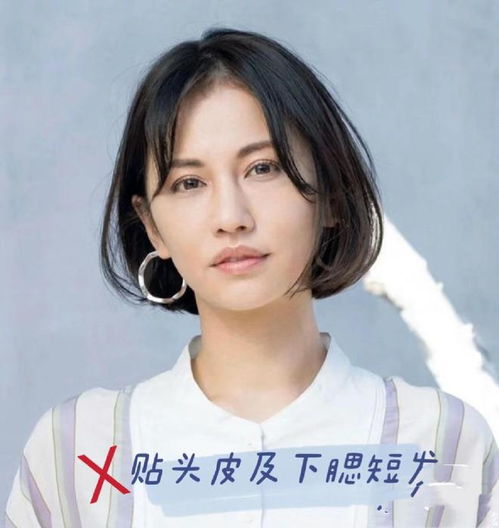 这才是适合五六十岁女人的发型,不烫不染清爽利落,真显年轻