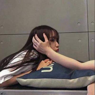 中年情侣头像真人一人一半女生闺蜜
