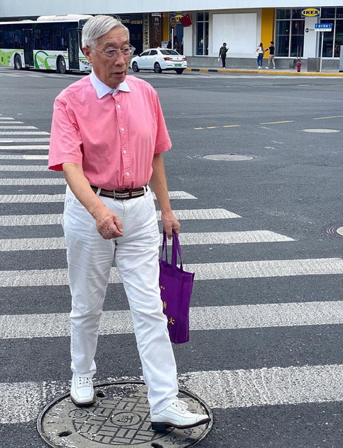 炎炎夏日,老年人如何穿好看瞧上海街头的老年穿搭,太精致