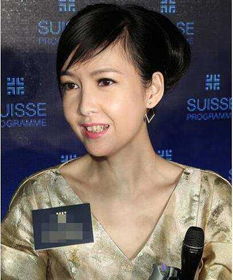 周慧敏50岁近照曝光,容颜美如少女,但这一缺陷将玉女形象尽毁