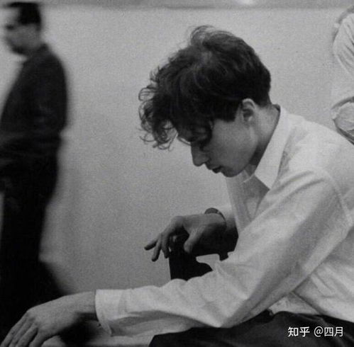 在网易云的世界里,总会有人比你更悲伤