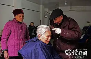 理发大师携妻理发67年用挖耳救过人工资曾比县委书记高